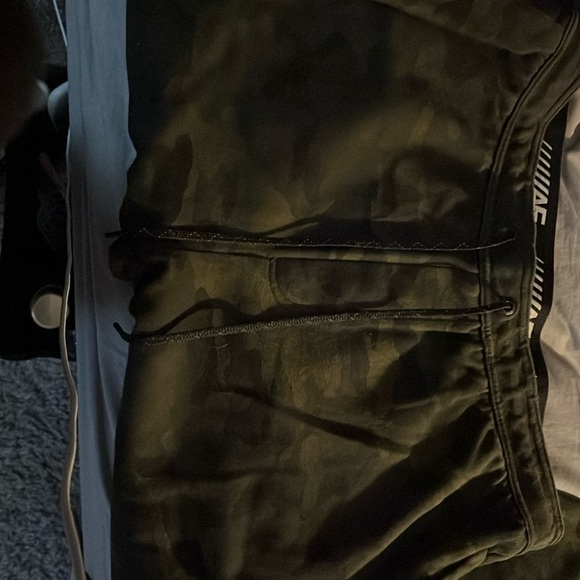 AE jogger - Picture 1 of 3